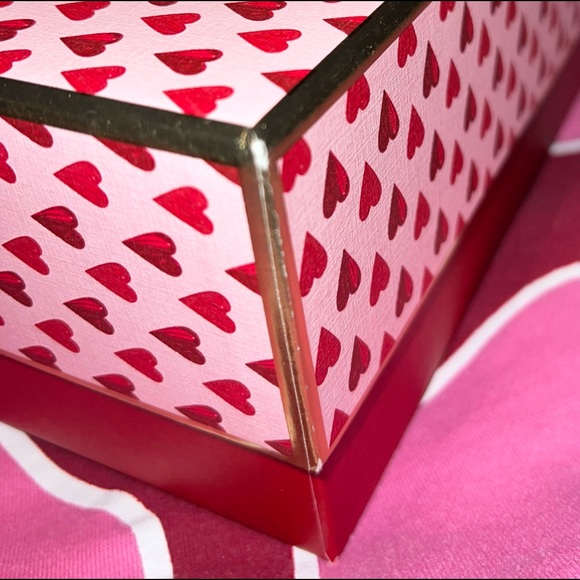 ♥️NWT VICTORIA’S SECRET BOX♥️ - Picture 9 of 12